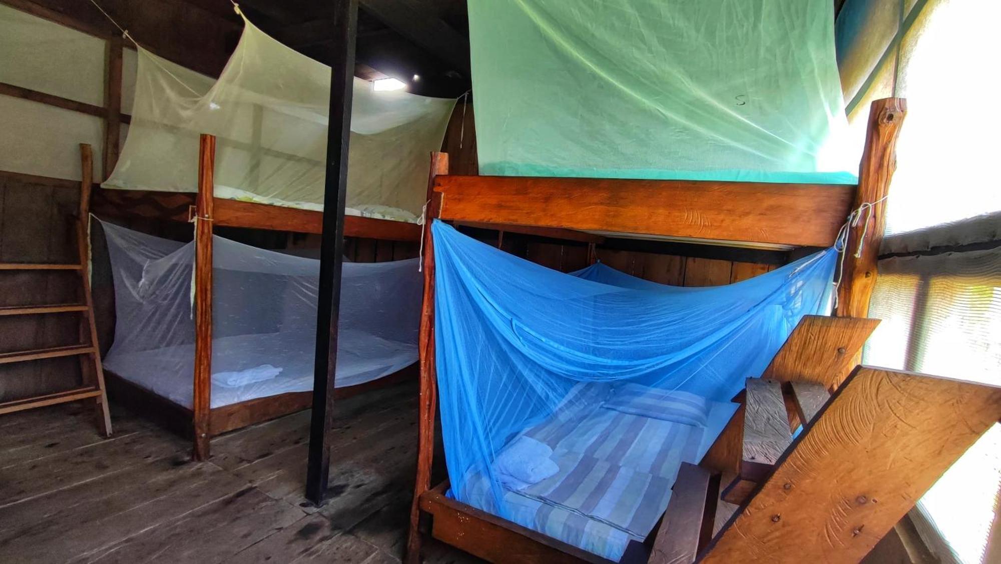 Hospedaje Y Tours Reina Arriera Amazonas Colombia Macedonia Exterior photo